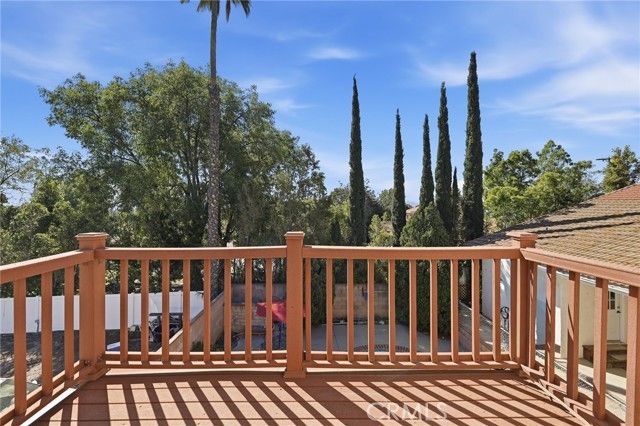 10516 Independence Avenue, Chatsworth (los Angeles), CA 91311