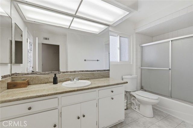 10516 Independence Avenue, Chatsworth (los Angeles), CA 91311