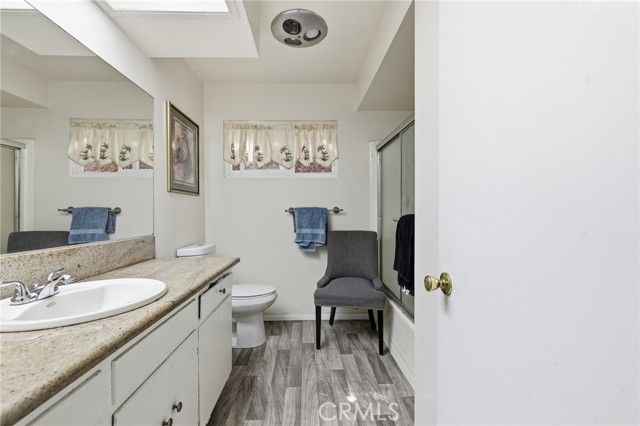 10516 Independence Avenue, Chatsworth (los Angeles), CA 91311