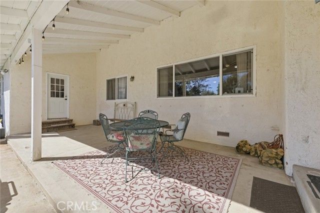 10516 Independence Avenue, Chatsworth (los Angeles), CA 91311