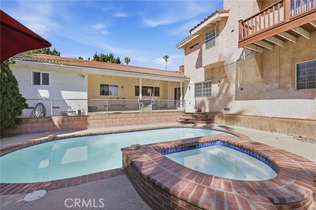 10516 Independence Avenue, Chatsworth (los Angeles), CA 91311