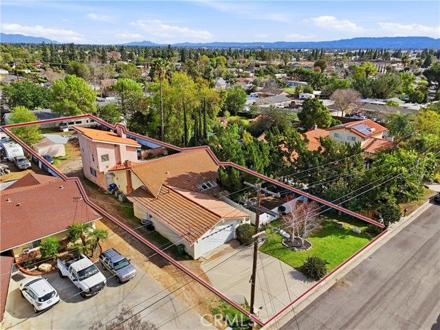 10516 Independence Avenue, Chatsworth (los Angeles), CA 91311