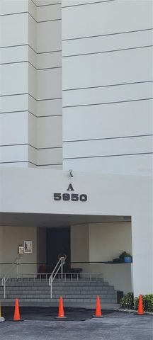 5950 PELICAN BAY PLAZA S PH-1B, St Petersburg, FL 33707