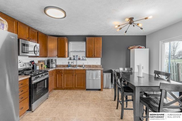 17129 Colony Drive, Omaha, NE 68136