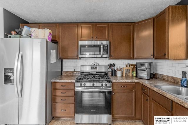 17129 Colony Drive, Omaha, NE 68136