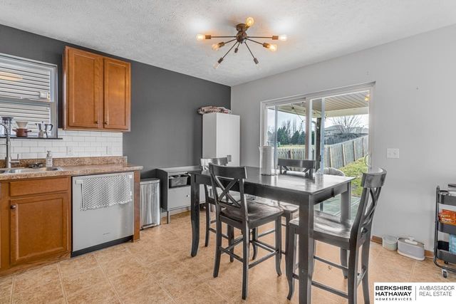 17129 Colony Drive, Omaha, NE 68136