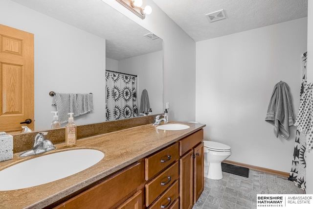 17129 Colony Drive, Omaha, NE 68136