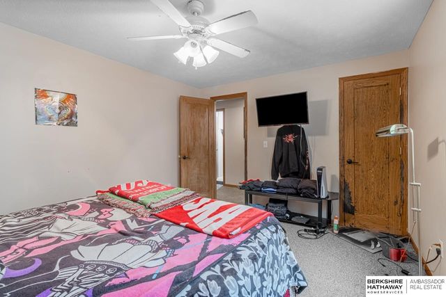 17129 Colony Drive, Omaha, NE 68136