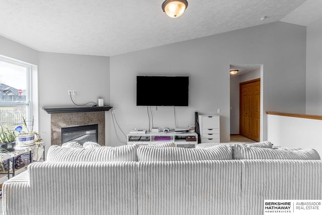 17129 Colony Drive, Omaha, NE 68136