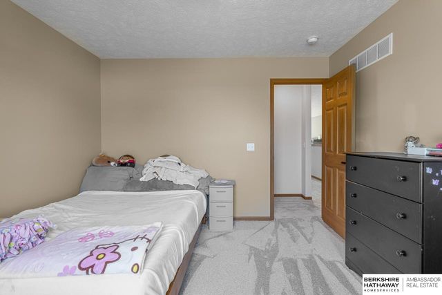 17129 Colony Drive, Omaha, NE 68136