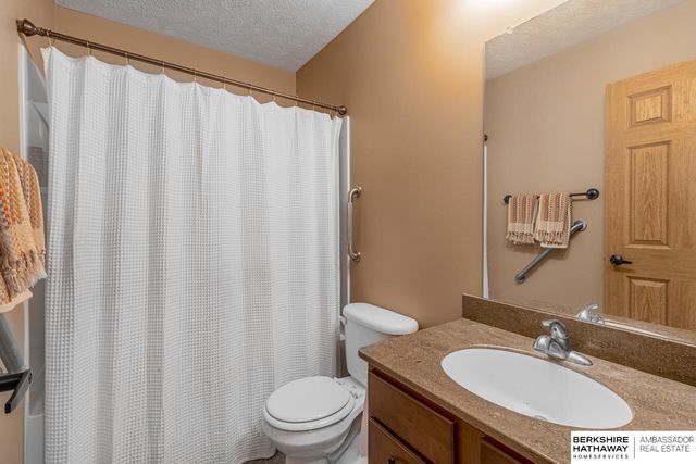 17129 Colony Drive, Omaha, NE 68136