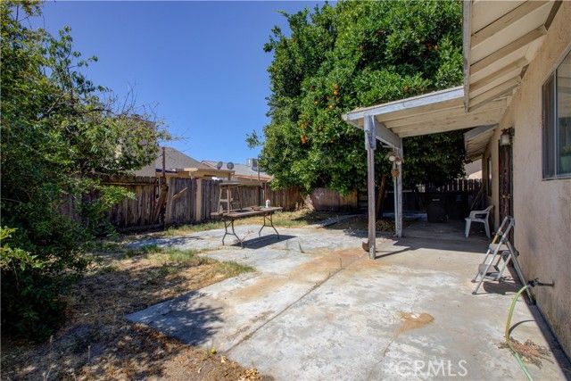 2064 Glenmoor Place, Livingston, CA 95334
