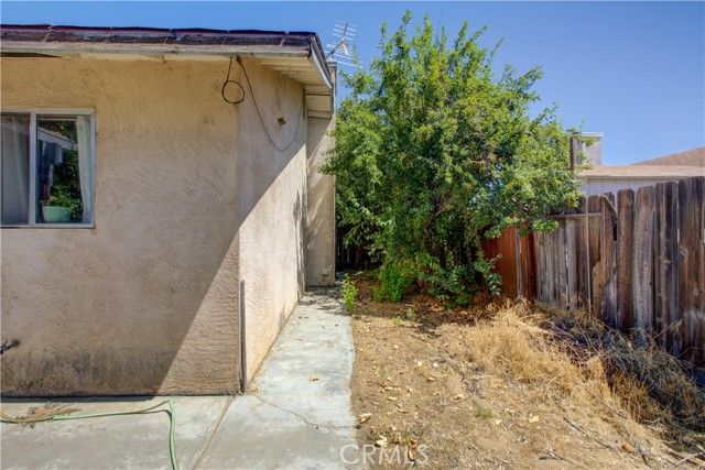 2064 Glenmoor Place, Livingston, CA 95334