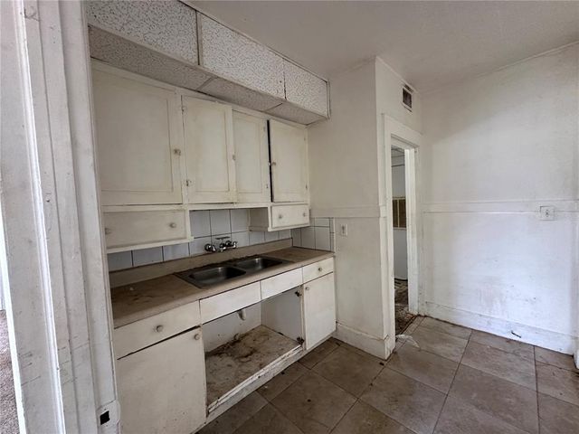 1311 11TH AVENUE S, St Petersburg, FL 33705