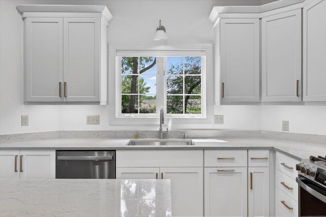 1314 Manassas Trail, Madison, WI 53718