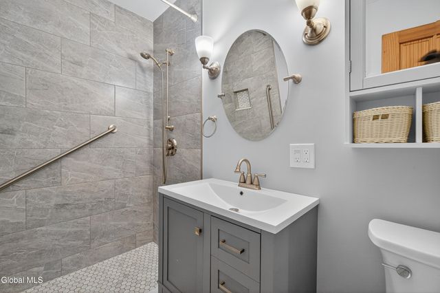 3 Old Troy Road, East Greenbush, NY 12061