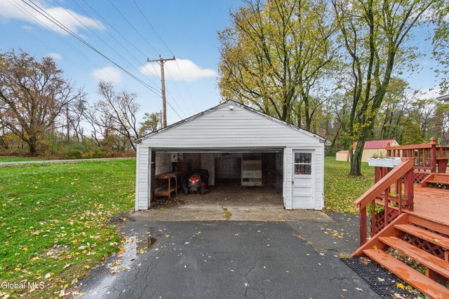 3 Old Troy Road, East Greenbush, NY 12061