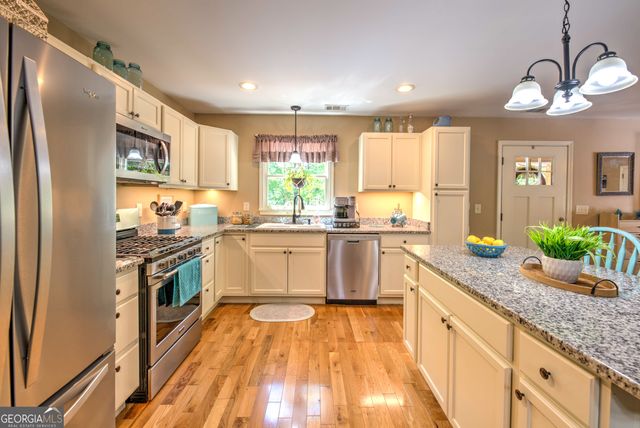 16 Abby Lane, Clayton, GA 30525