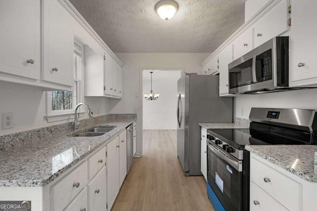 8202 Henderson Mountain Road, Jasper, GA 30143