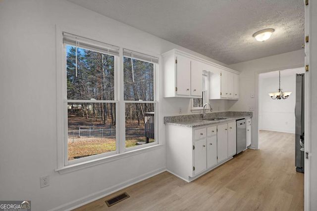 8202 Henderson Mountain Road, Jasper, GA 30143