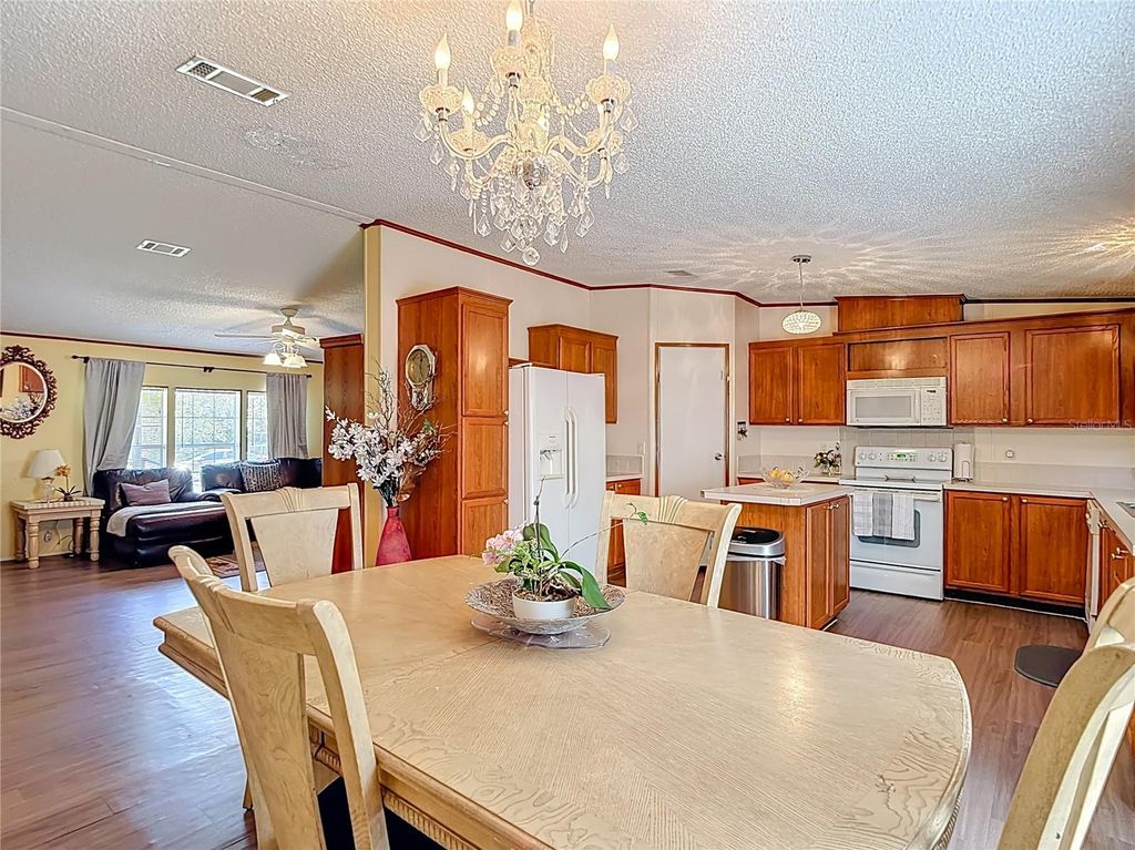 Image 14 of property listing at 7207 50TH AVENUE S, Tampa, FL 33619