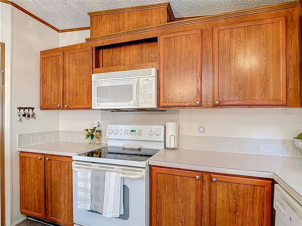 Image 23 of property listing at 7207 50TH AVENUE S, Tampa, FL 33619