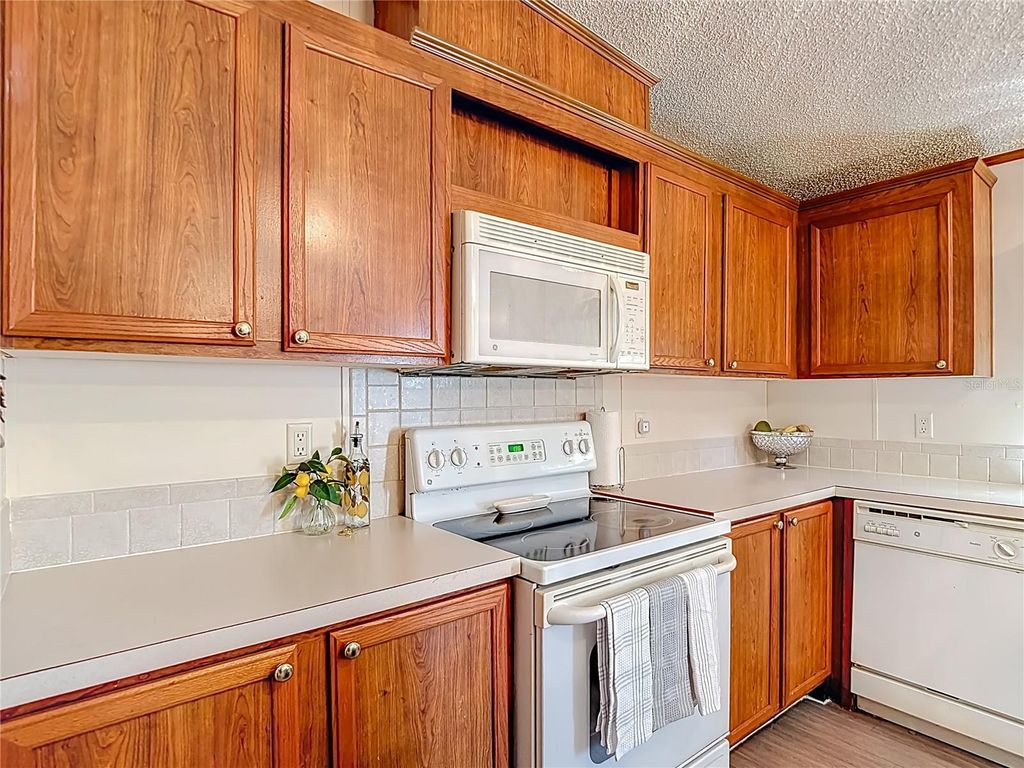 Image 24 of property listing at 7207 50TH AVENUE S, Tampa, FL 33619