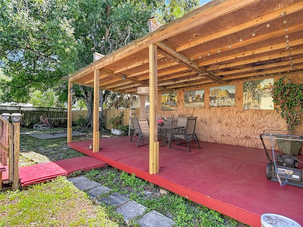 Image 54 of property listing at 7207 50TH AVENUE S, Tampa, FL 33619