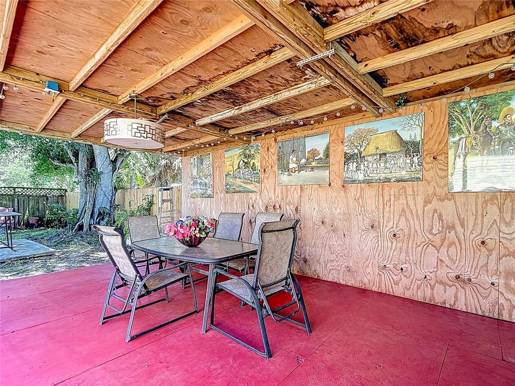Image 58 of property listing at 7207 50TH AVENUE S, Tampa, FL 33619