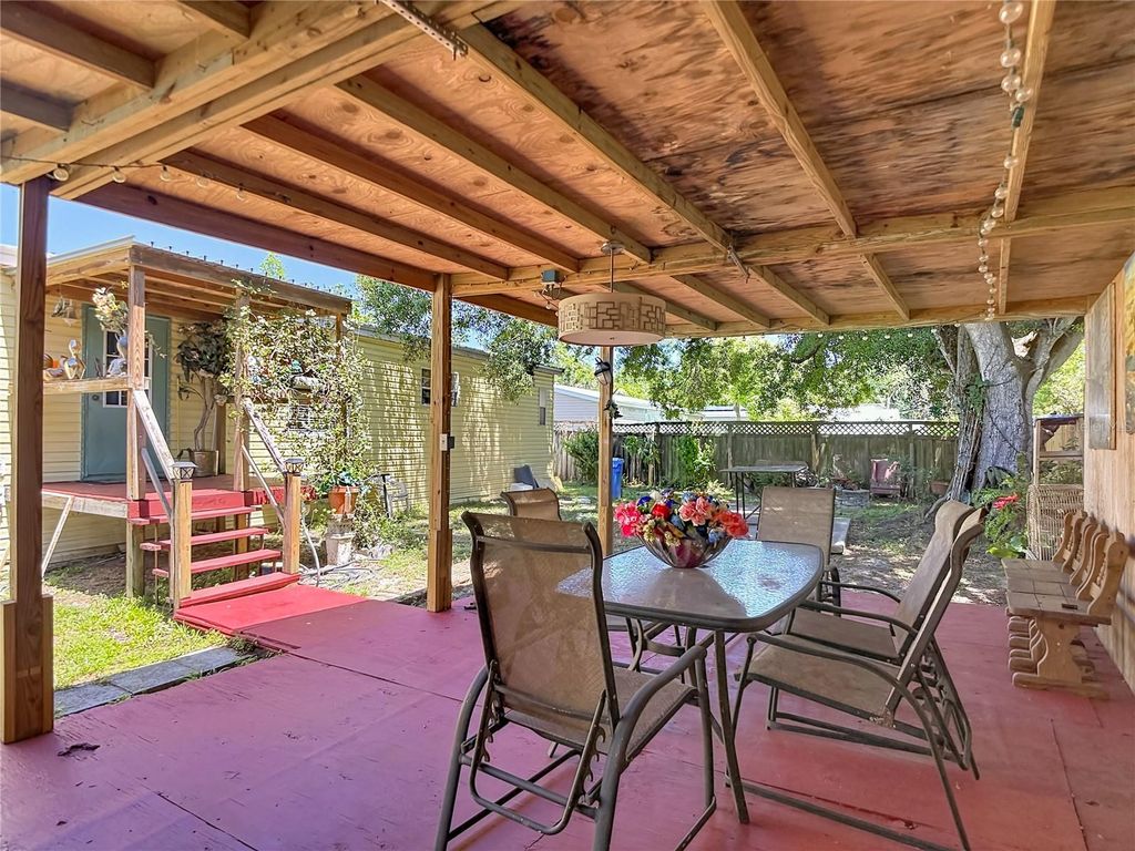 Image 59 of property listing at 7207 50TH AVENUE S, Tampa, FL 33619