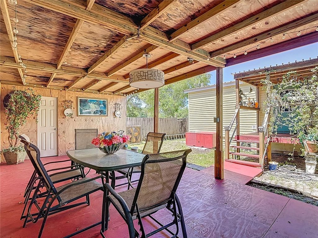Image 61 of property listing at 7207 50TH AVENUE S, Tampa, FL 33619