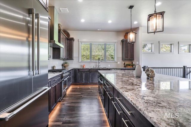 3779 N Rawah Dr, Featherville, ID 83647
