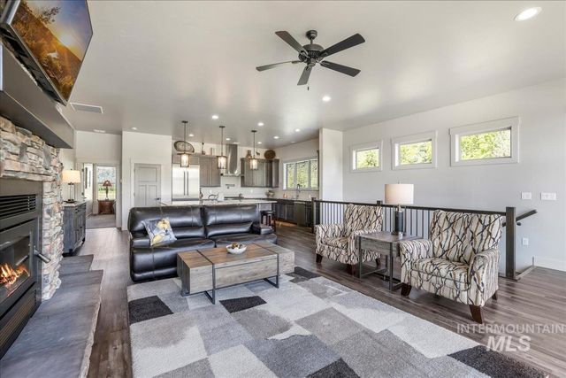 3779 N Rawah Dr, Featherville, ID 83647