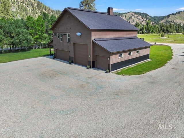 3779 N Rawah Dr, Featherville, ID 83647