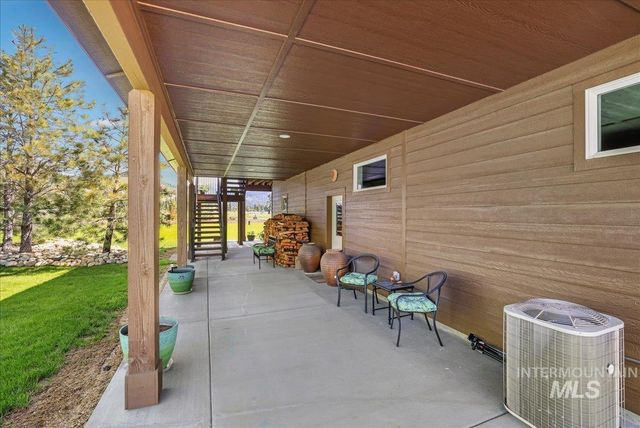 3779 N Rawah Dr, Featherville, ID 83647
