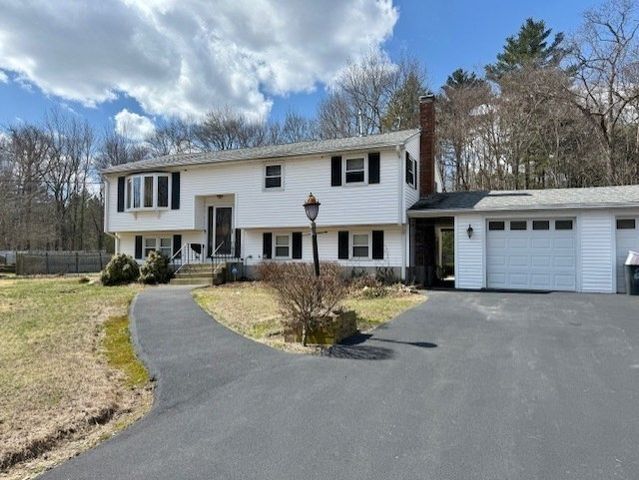 19 Lantern Road U:1Side, Holbrook, MA 02343