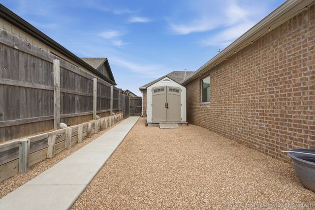 2419 W Little Rock Court S, Broken Arrow, OK 74011