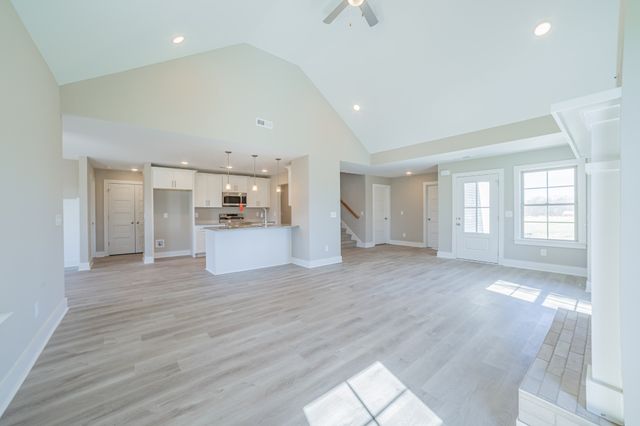 381 Copperas Creek Rd, Tullahoma, TN 37388