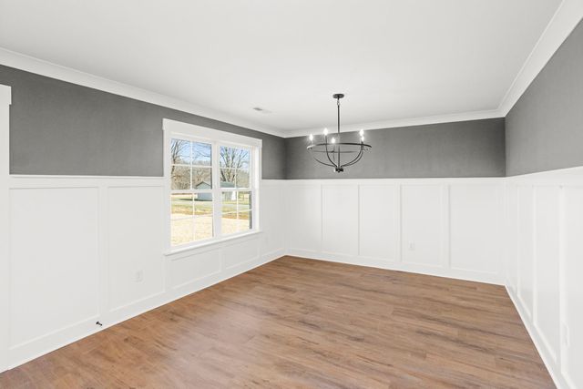 381 Copperas Creek Rd, Tullahoma, TN 37388