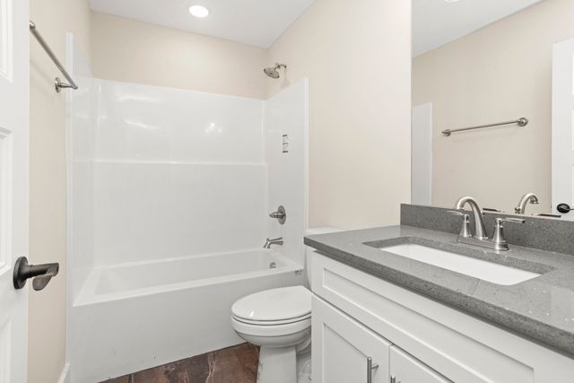 381 Copperas Creek Rd, Tullahoma, TN 37388