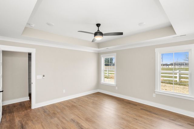 381 Copperas Creek Rd, Tullahoma, TN 37388