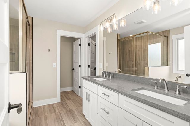 381 Copperas Creek Rd, Tullahoma, TN 37388