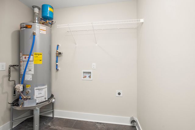 381 Copperas Creek Rd, Tullahoma, TN 37388