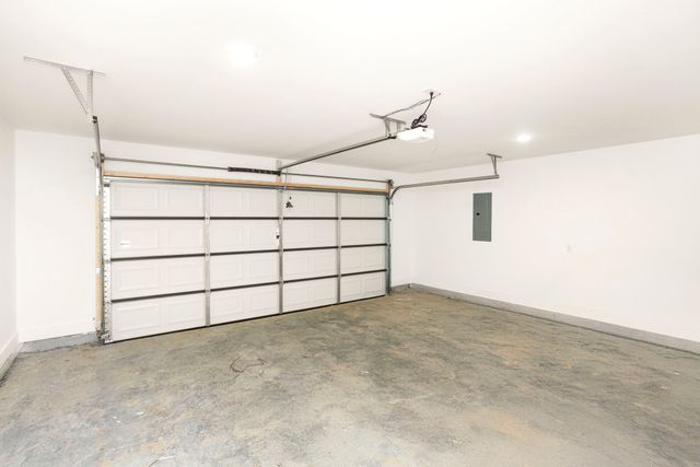 381 Copperas Creek Rd, Tullahoma, TN 37388