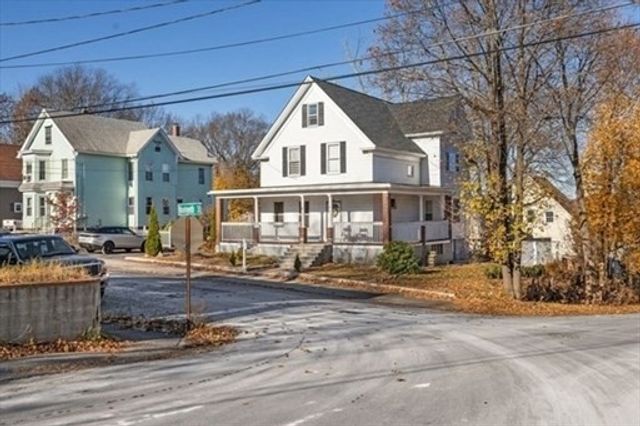 79 19th Street B, Lowell, MA 01850