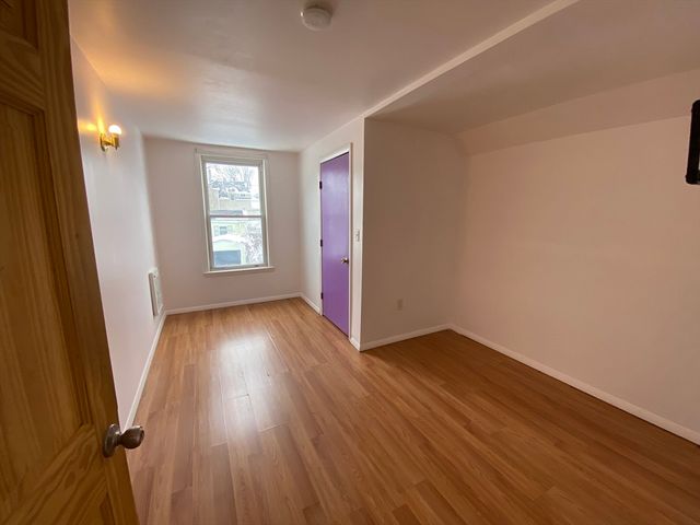 79 19th Street B, Lowell, MA 01850