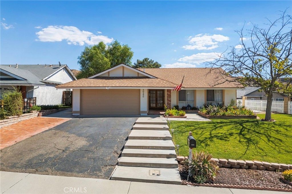 30390 Honeysuckle Hill Drive, Canyon Country, CA 91387 — photo 2