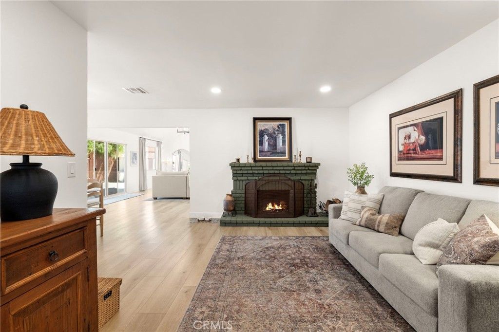 30390 Honeysuckle Hill Drive, Canyon Country, CA 91387 — photo 5