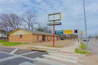 1723 W Waco Drive, Waco, TX 76707