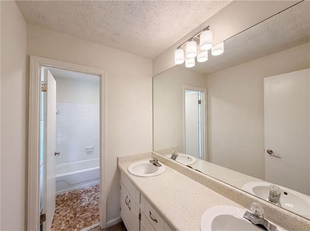 6486 Lynndale Lane, Morrow, GA 30260